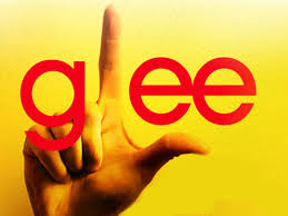 Illustration for article titled Glee: A Complicated Relationship